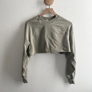 ALO Yoga Cropped Sweatshirt in Olive Green